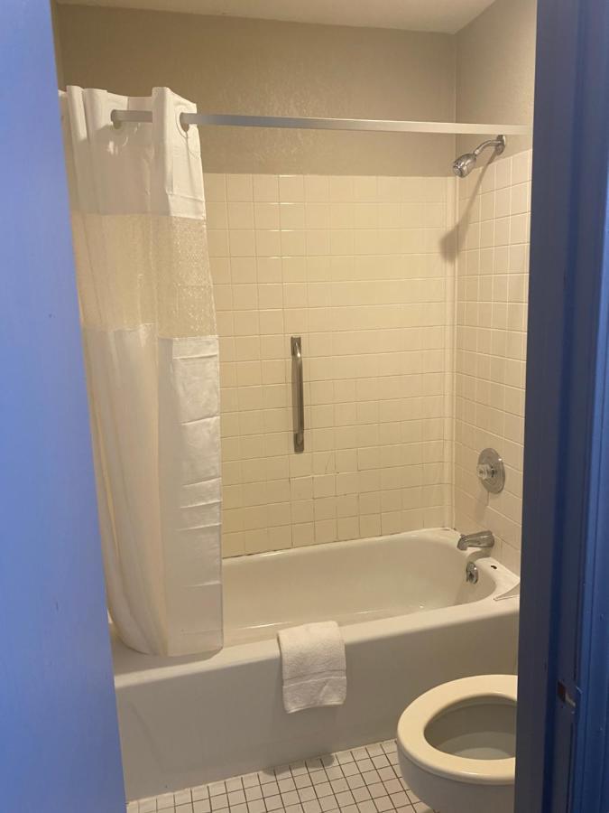 Fairview - Airport Motel 2*